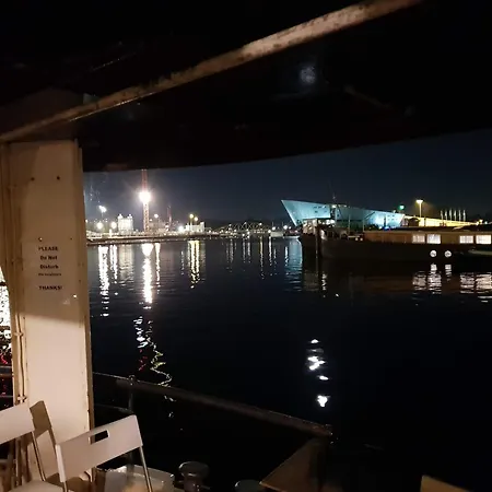 Beagle Family Houseboat * Amsterdam