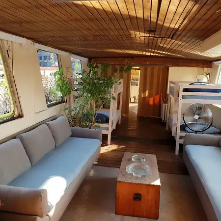 船上ホテル Beagle Family Houseboat アムステルダム